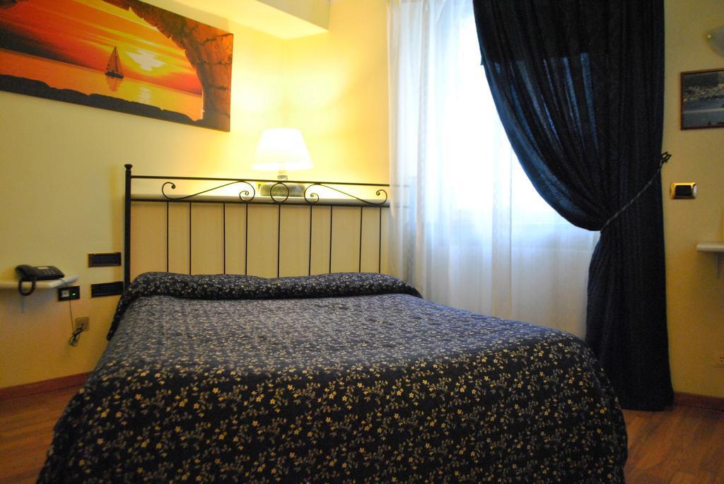 Hotel Il Loggiato Dei Serviti Комо Экстерьер фото