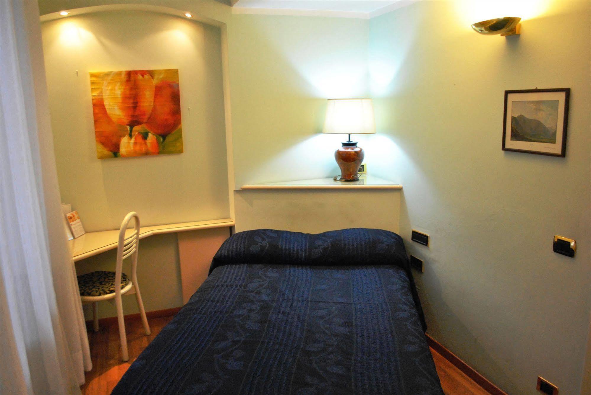 Hotel Il Loggiato Dei Serviti Комо Экстерьер фото