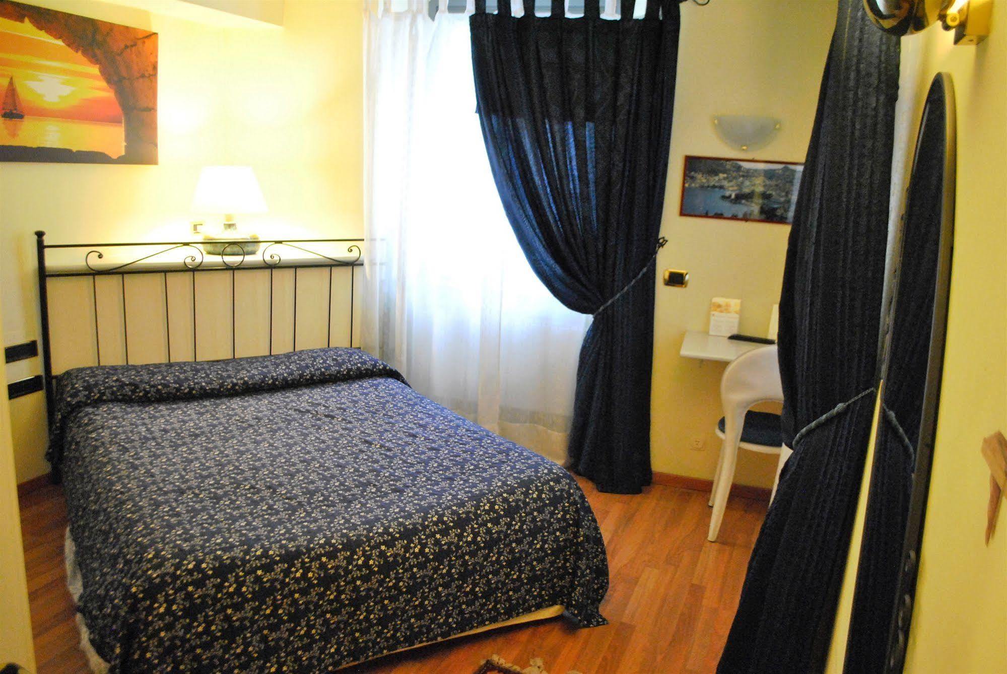 Hotel Il Loggiato Dei Serviti Комо Экстерьер фото