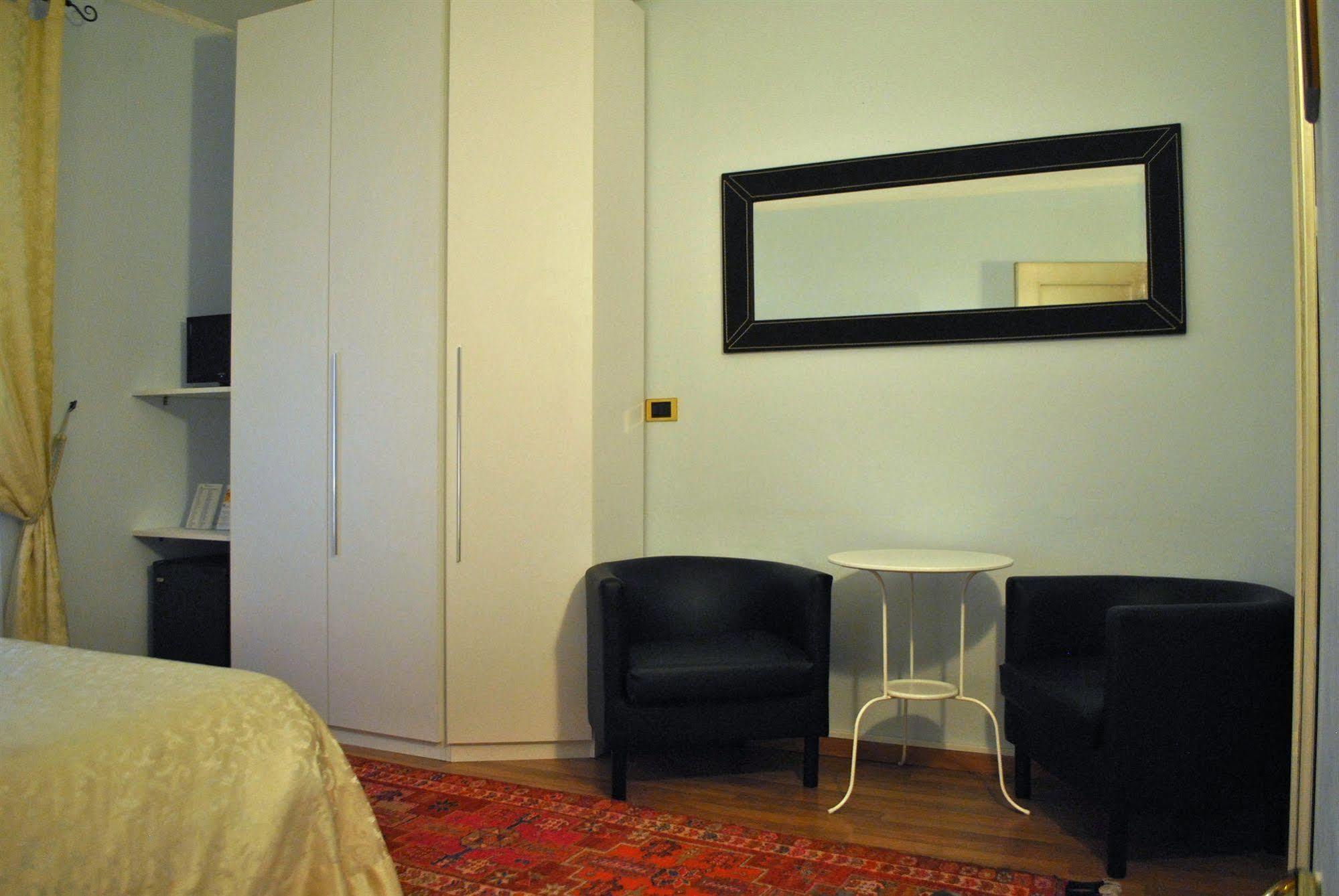 Hotel Il Loggiato Dei Serviti Комо Экстерьер фото